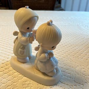 Precious Moments To a Very Special Sister